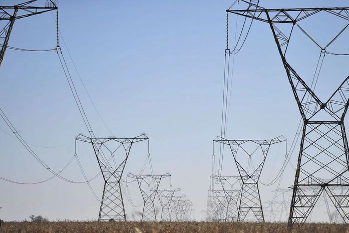 Aneel define bandeira amarela nas contas de energia de julho
