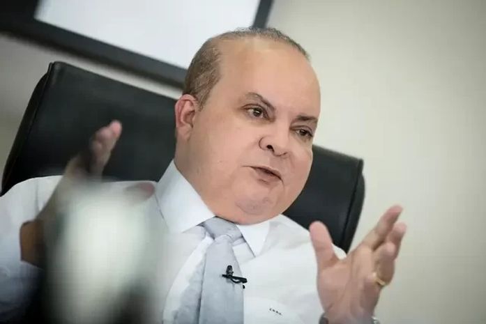 “É um idiota completo. Agora sabemos de onde vem ataque contra o Fundo”, diz Ibaneis sobre Rui Costa