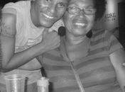 Olha tia, somos da mesma cor, mas não é fácil ser preto, não tia, e pra gente que mora na rua, então... E novamente chorou.