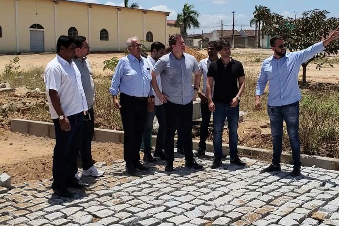 Com R$ 5,5 milhões, Marx Beltrão viabiliza grande ação de pavimentação em Arapiraca