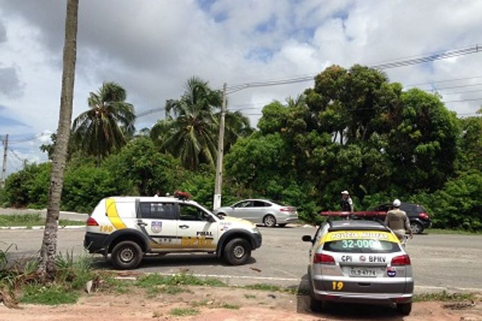 Vários veículos foram abordados durante fiscalização do BPRv na Rodovia AL