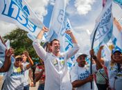 Daniel Barbosa é acolhido pelo povo durante carreatas nas duas maiores cidades de Alagoas