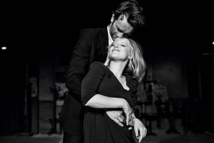 A paixão supera o tempo no romance "Guerra Fria"