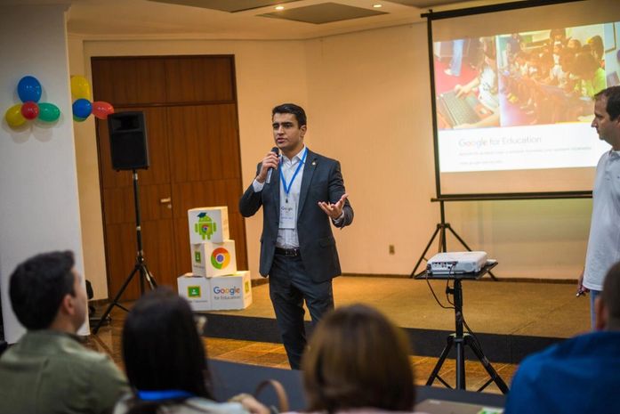 JHC reafirma a importância de integrar ferramentas tecnológicas na educação municipal