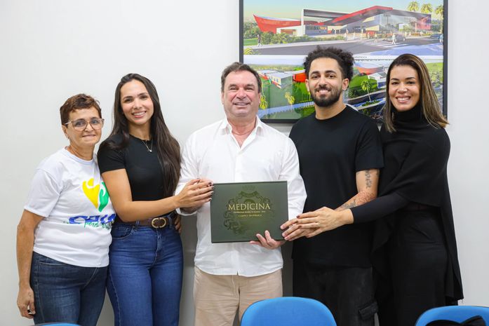 Prefeito Luciano recebe formandos de Medicina da Ufal Arapiraca