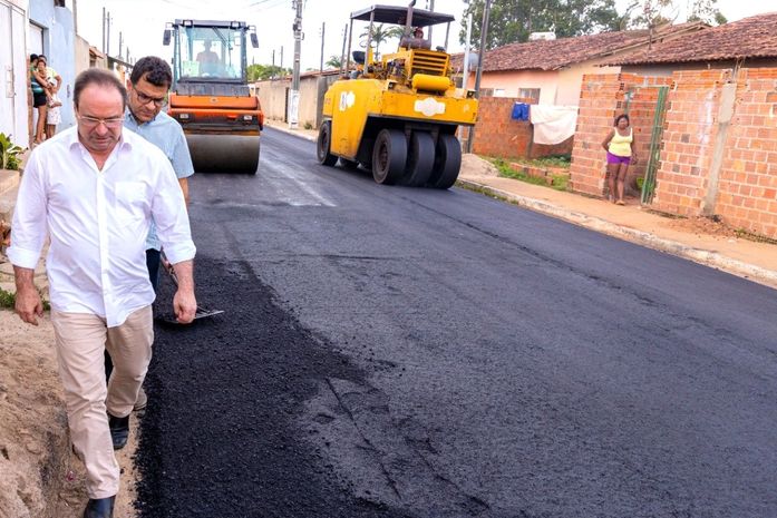 Prefeitura inicia recapeamento asfáltico em 45 ruas no Residencial Agreste