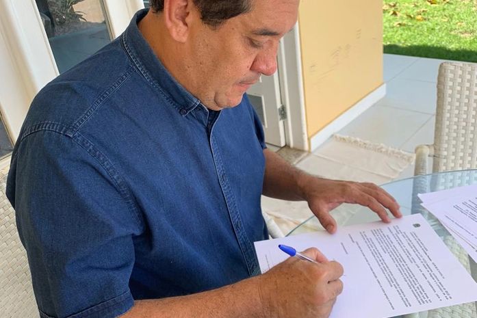Severino Pessoa protocola pedidos para a instalação de torres de telefonia na zona rural de Arapiraca