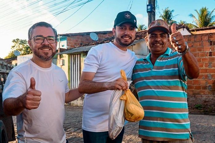 Santa Tradição: Prefeitura de Anadia distribui 8 toneladas de peixe à população