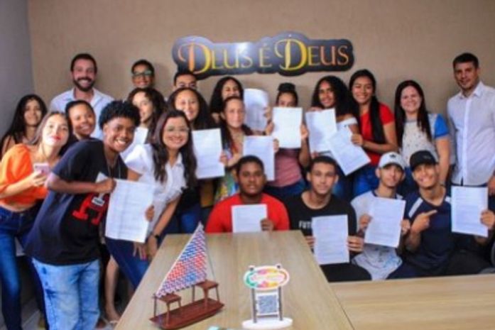 Prefeitura da Barra de Santo Antônio oferece transporte gratuito para capacitação de jovens visando oportunidades de emprego no Hotel Vila Galé