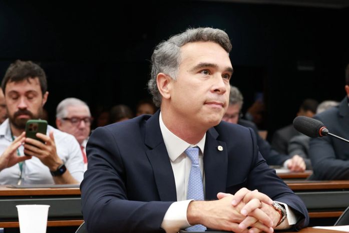 Rafael Brito alerta para fake news sobre fim da escala 6x1 e reforça direito ao descanso