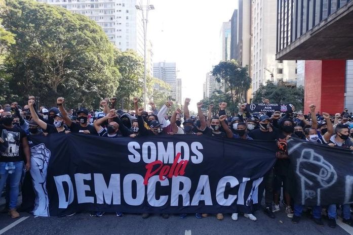 As lutas pela democracia e contra o preconceito precisam ser travadas juntas!