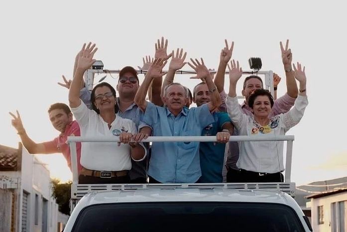 Carreata teve início à tarde e só veio findar com um grande comício à noite