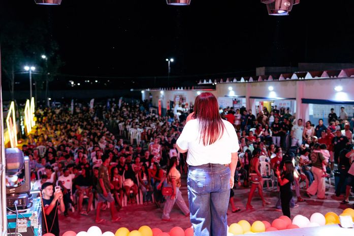 Juventude de Delmiro Gouveia se reúne com a prefeita Ziane Costa em grande encontro