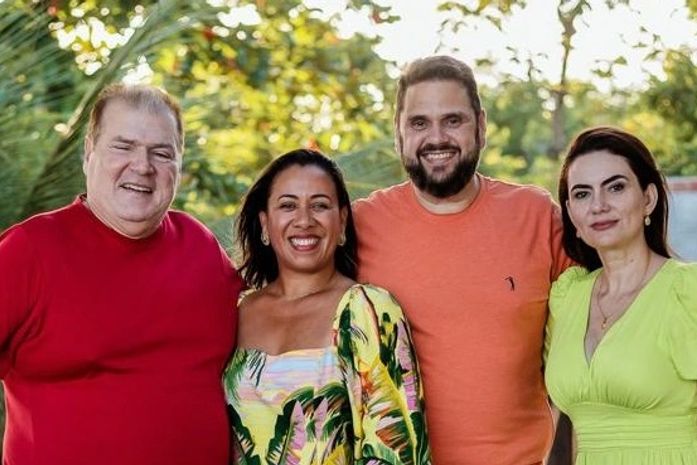 Adriana ao lado do esposo Djalma Beltrão, comemora aniversário as margens do São Francisco