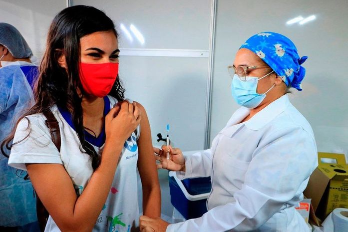 Ao todo, 13 escolas do município receberão a equipes para vacinar os estudantes.
