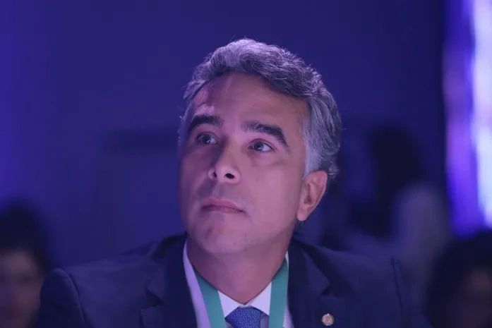 Rafael Brito e o erro político que mais ajuda do que atrapalha JHC