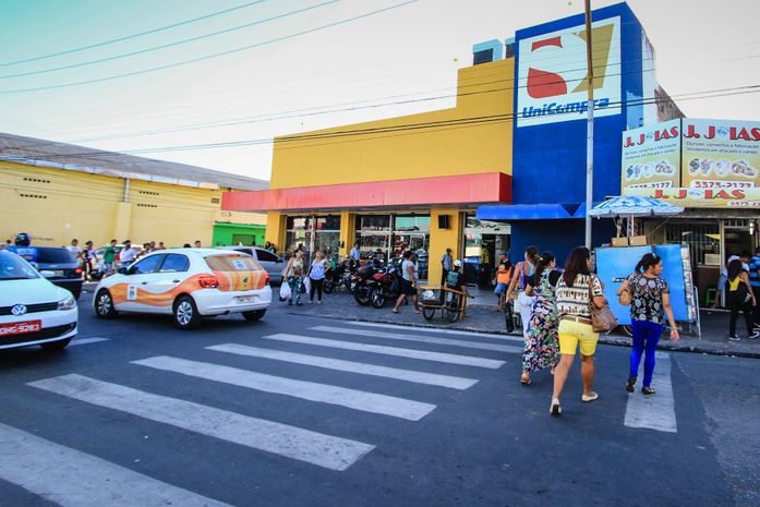 Pedestre nas ruas de Maceió