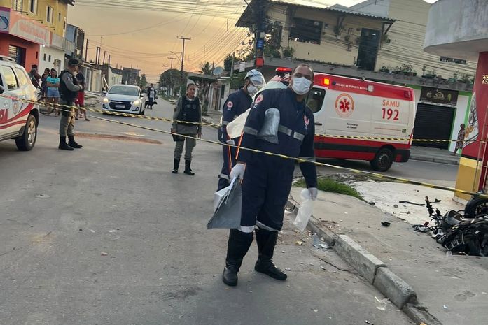 Suspeitos de assalto morrem após colidirem com carro, na parte alta de Maceió