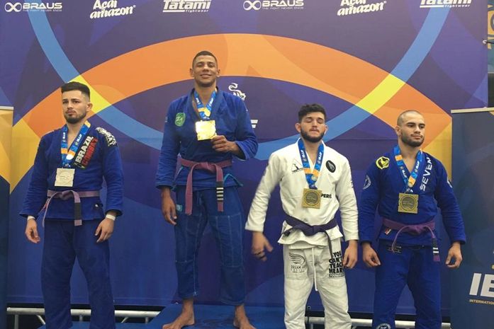 Com diversos campeões, equipe brasileira desembarca na Califórnia para o  Mundial de Jiu-Jitsu