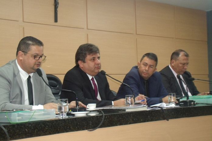 Dr. Fábio pede que sociedade evite descarte de lixo e entulhos em locais inapropriados