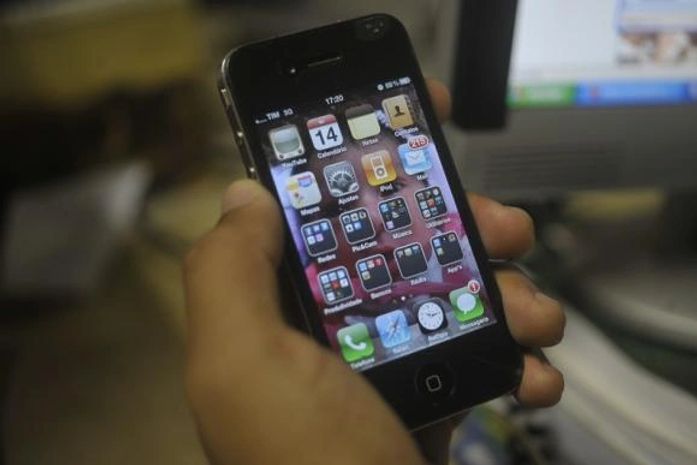 Esses APPs devem orientar seus médicos cadastrados a arquivarem (em meio físico ou digital) os prontuários dos pacientes