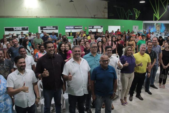 Empreendedores de São Miguel dos Campos recebem auxílio emergencial em noite repleta de emoção