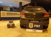 Casal é preso pela PRF com 30 quilos de maconha na BR-423