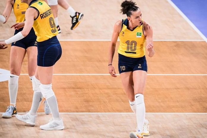 Paris 2024: Brasil vence Polônia no vôlei feminino e avança às quartas com melhor campanha