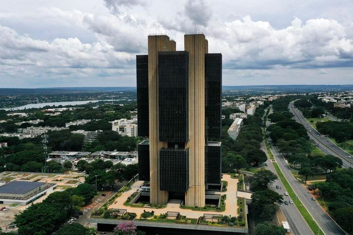 Câmara aprova texto-base de projeto que dá autonomia ao Banco Central