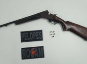 Homem é preso e arma é apreendida pela PM em Santana do Ipanema