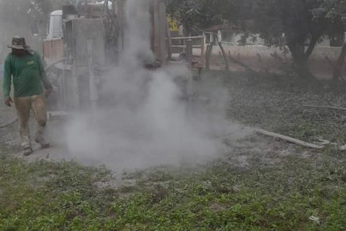 Vereador Geraldo Ribeiro leva água para as comunidades rurais de Palmeira