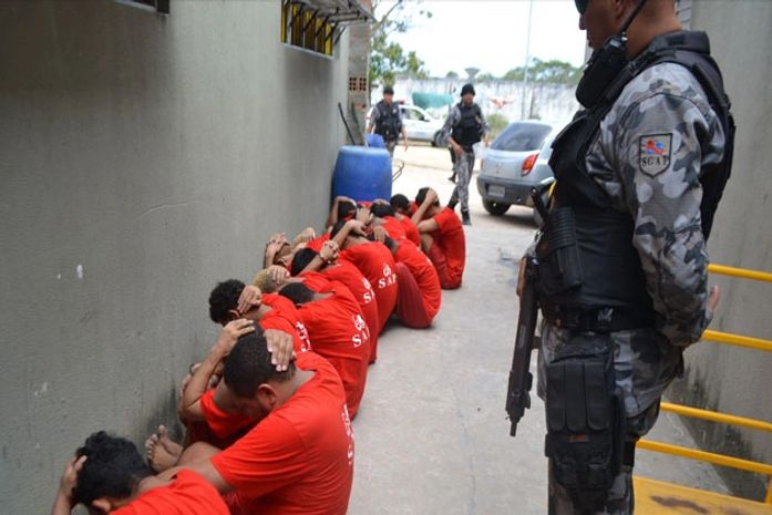 Defesa Social transfere custodiados do interior para o sistema prisional