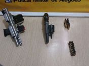 Armas foram apreendidas