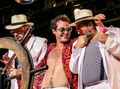 O REI DO MUNDO – UMA COMEDIA SOBRENATURAL