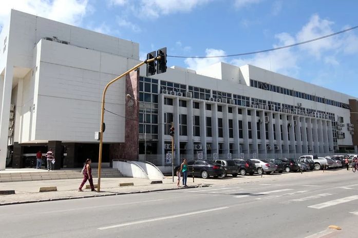 Acusado de matar a namorada por estrangulamento vai a júri nesta quinta (16), em Maceió