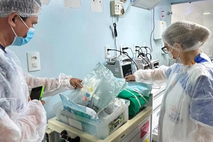 Ferrugem, mofo, teto aberto, fiação exposta e equipamentos sem manutenção: Vigilância Sanitária notifica HGE