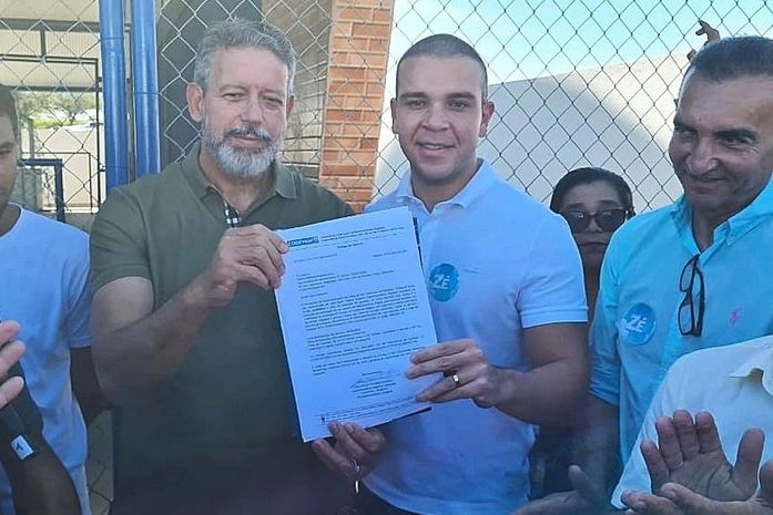 Arthur Lira e prefeitos assinam contratos para levar água do Canal do Sertão para mais de 10 mil moradores de Inhapi e Canapi
