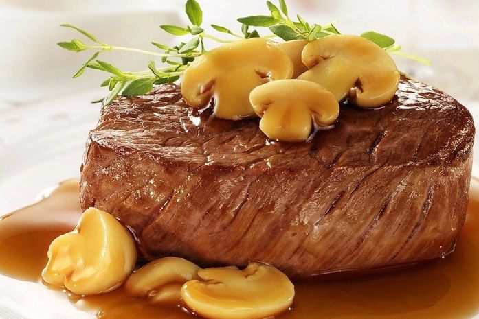 Enquanto,no açougue, tem gente na fila de espera, para comprar filé mignon, quase 400 mil pessoas vivem em extrema pobreza. É Alagoas. Sim, e daí?