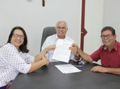 Câmara Municipal de Arapiraca assina termo de compromisso para cessão de prédio pela Escola de Governo