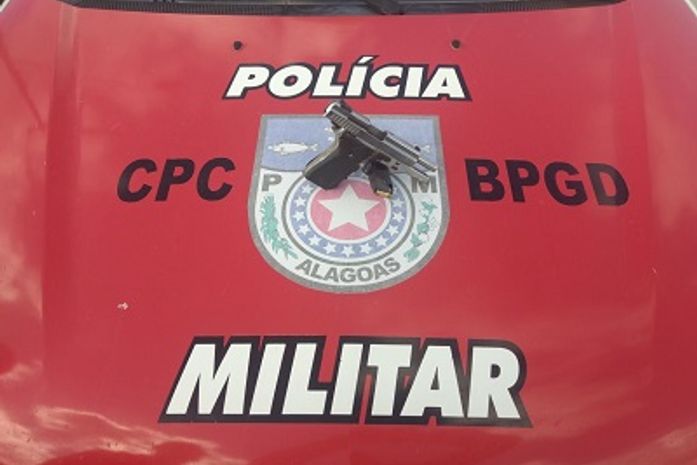Arma apreendida em coletivo