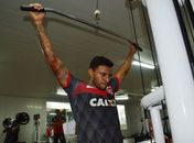 Cleiton Xavier intensifica a preparação física no "Ninho do Galo"