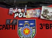 Após denúncia anônima, policiais flagram jovem vendendo cocaína em conjunto habitacional
