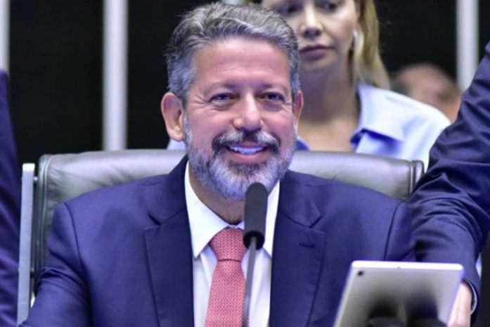 Arthur Lira garante aprovação histórica da reforma tributária, “vitória da democracia e da cidadania em favor do Brasil”