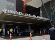 Bolsonaro tem previsão de alta adiada e terá que tomar antibióticos