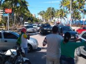 Manifestantes realizam carreata favor de Bolsonaro e do isolamento vertical em Maceió
