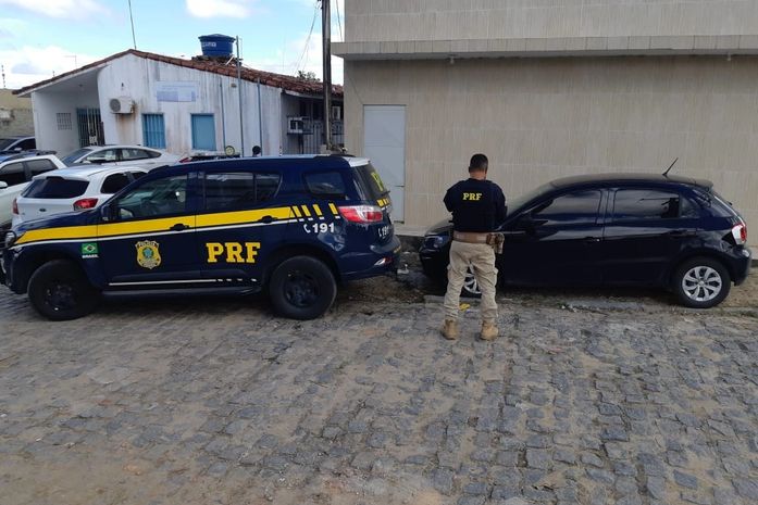 Casal é preso pela PRF em Rio Largo por crime de apropriação indébita