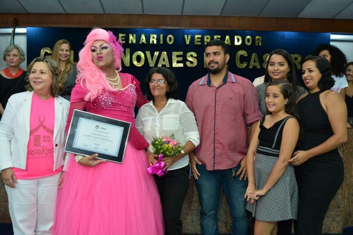‘Paty Maionese’ recebe comenda na Câmara de Maceió