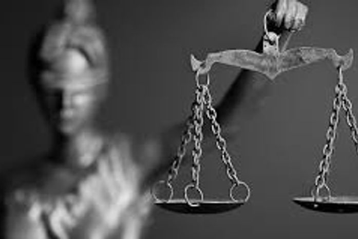 É bem legal a aprovação de Flávio Dino para a vaga no STF, mas, não esqueçam que deveria ter sido uma mulher preta. São 132 anos de exclusão