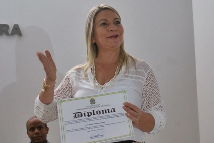 Com 57%, Santana Mariano deve ser reeleita em Major Isidoro