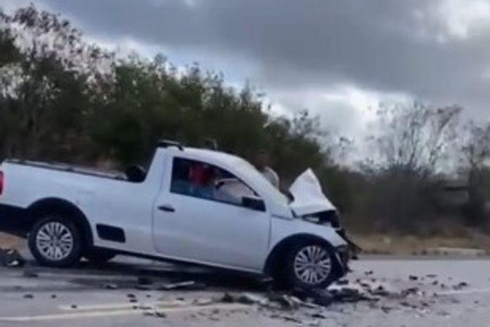 Vídeo: Colisão entre carros deixa feridos na rodovia BR-423 no Sertão de AL